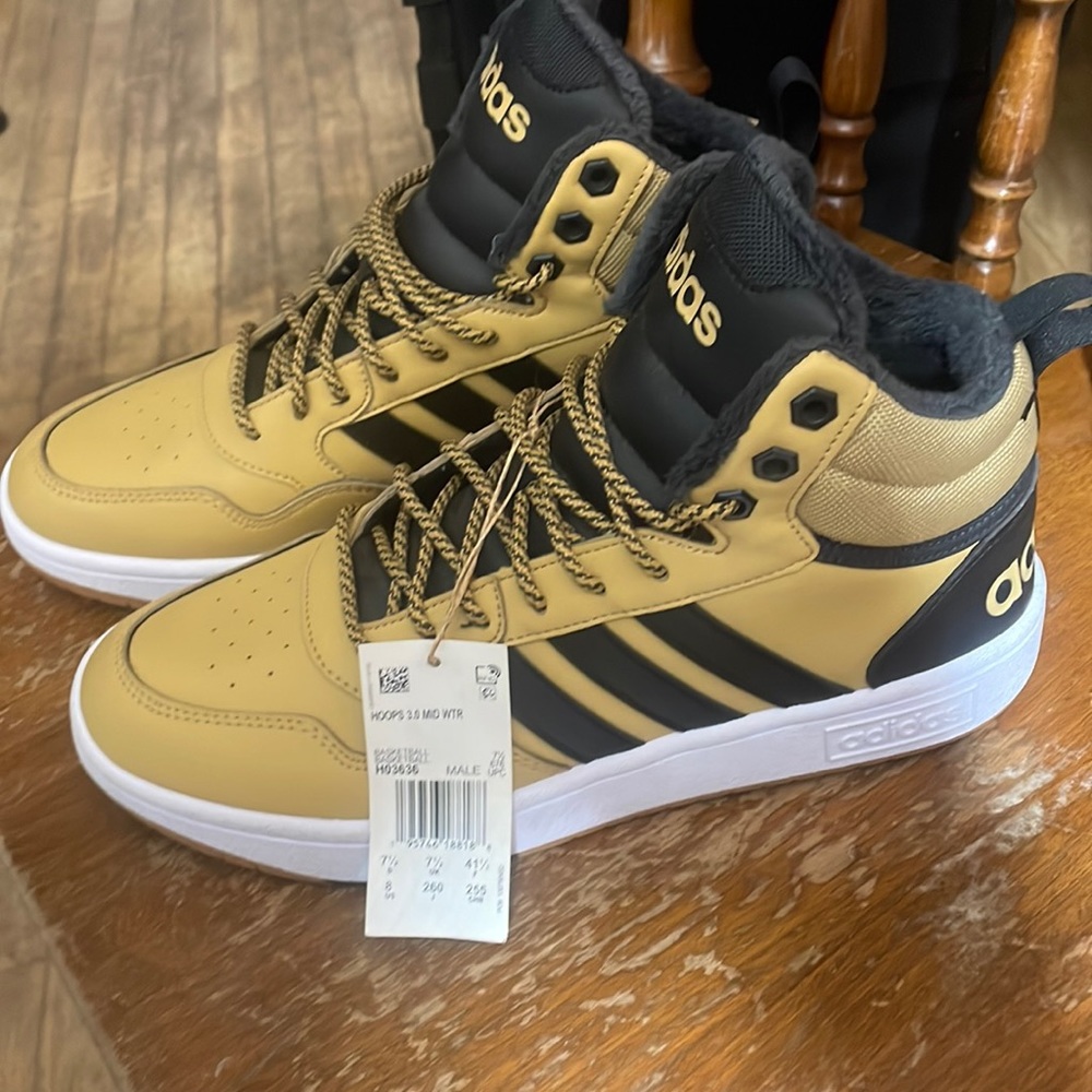 Men’s Adidas size 8